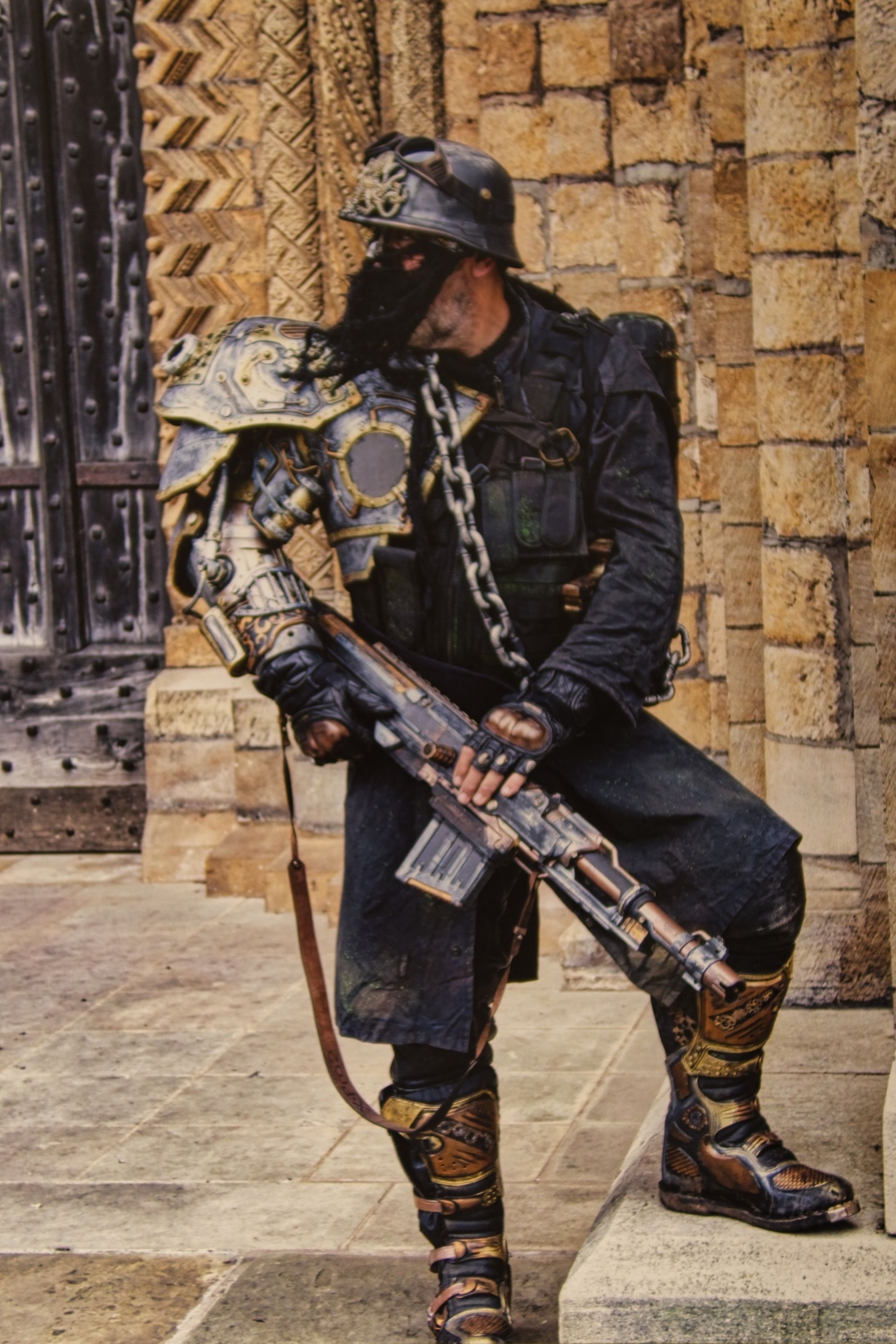 A man in costume at the steampunk festival