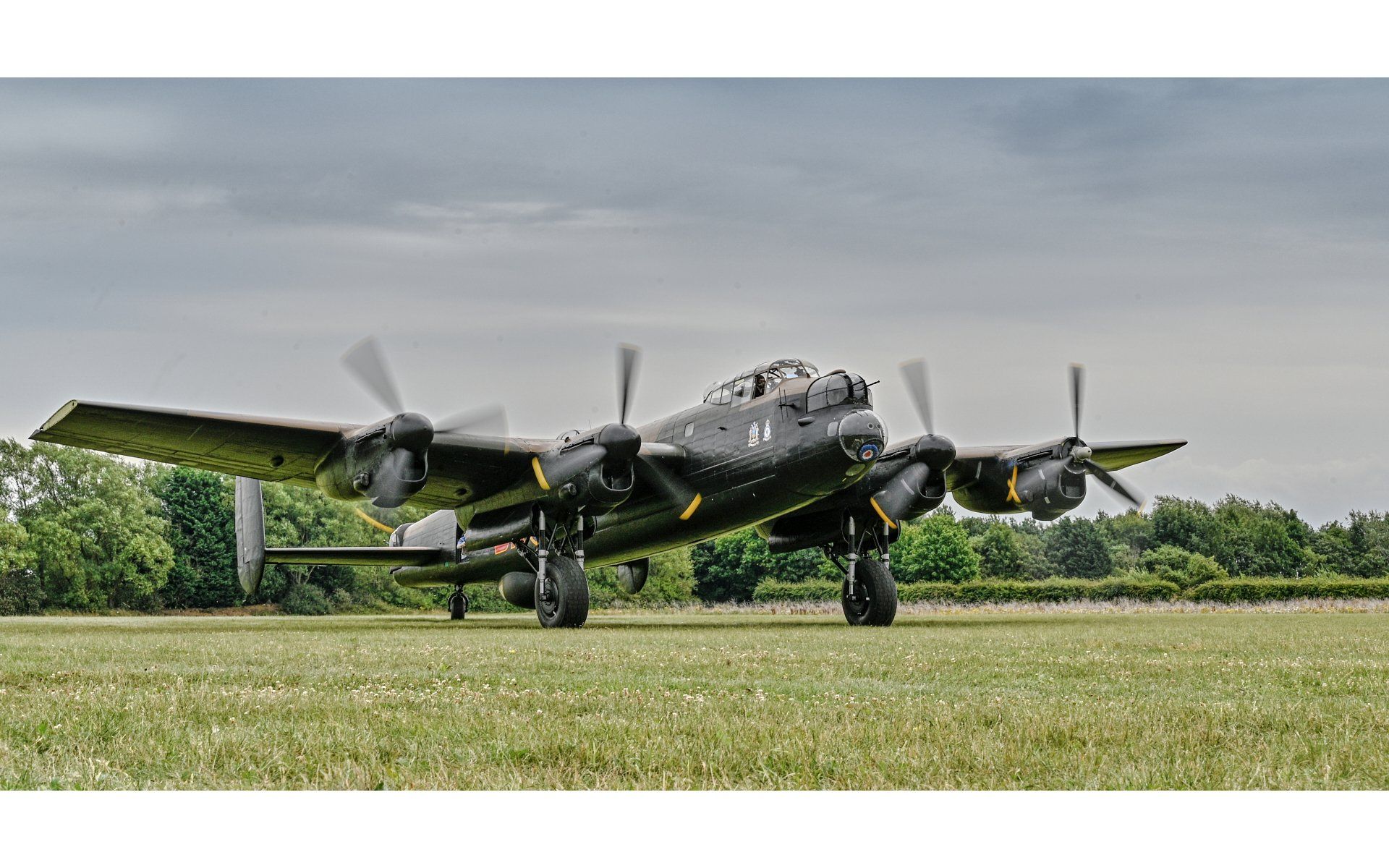 an avro lancaster aircraft
