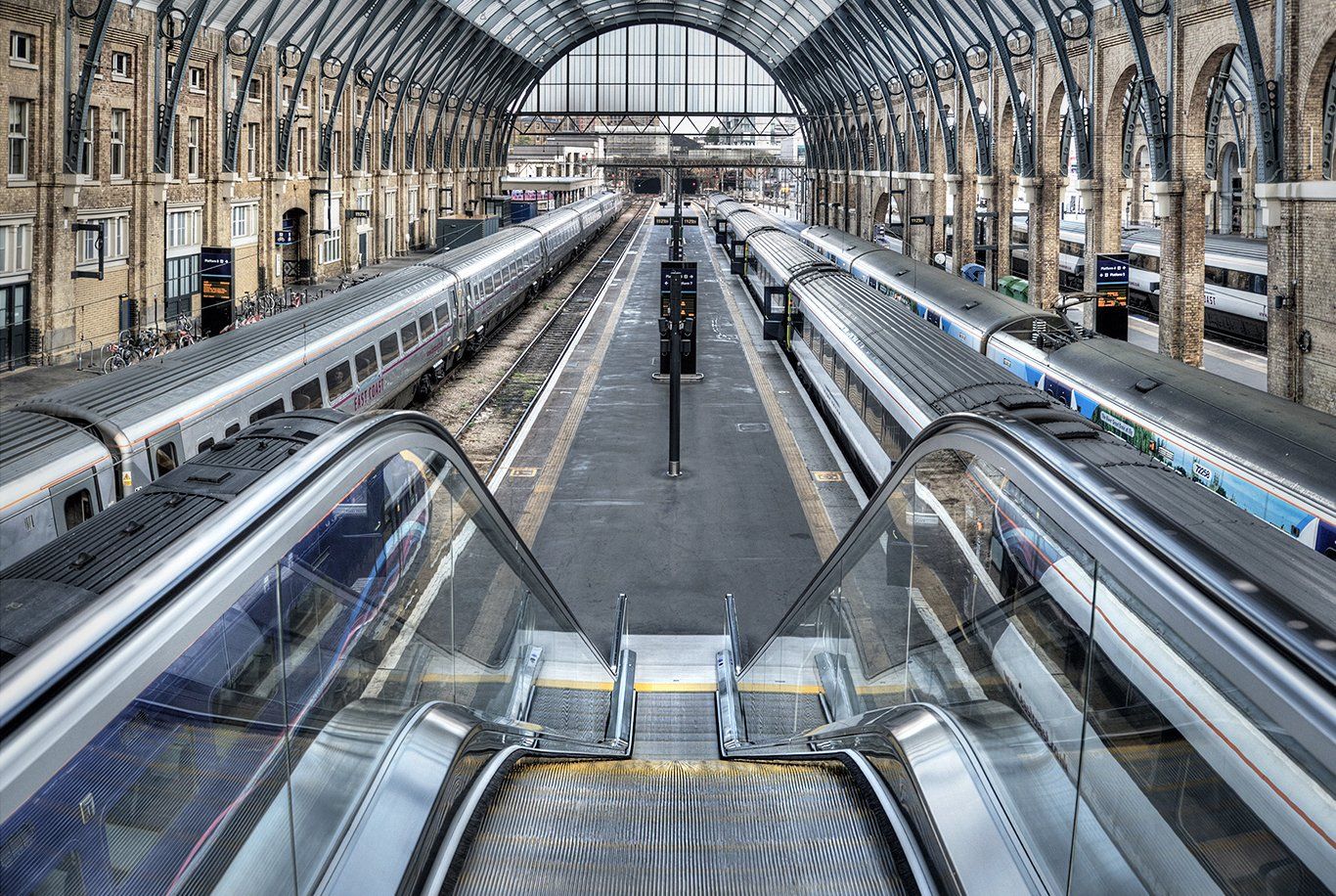 Kings Cross Going Down by Dave Turner Kings Cross railway station