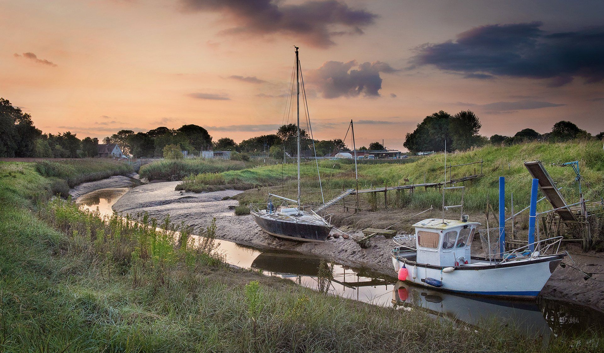 low tide on saltfleet haven creek