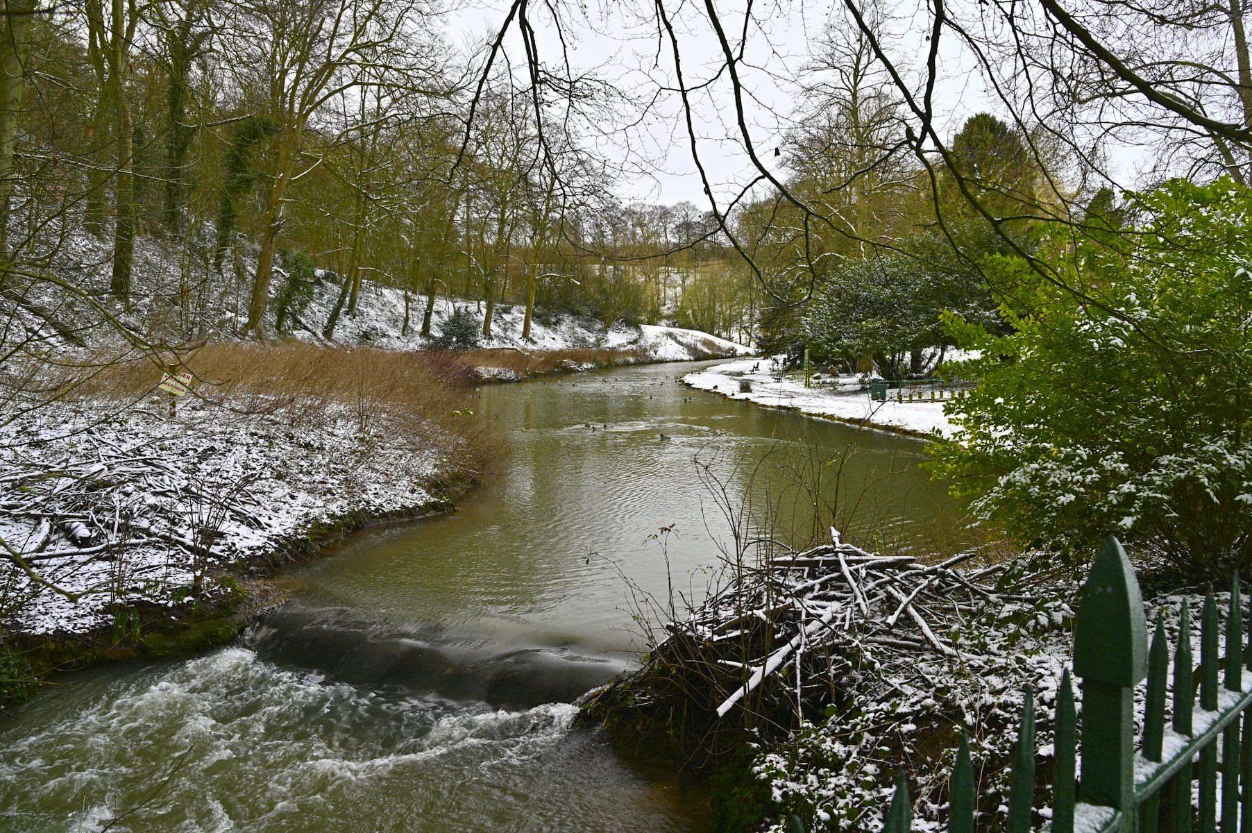 snowy scenes in hubbards hills, louth, lincolnshire