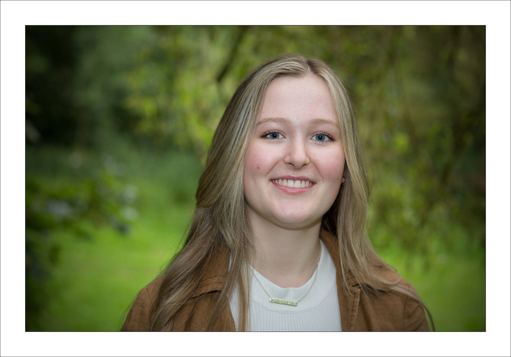 a portrait of a woman