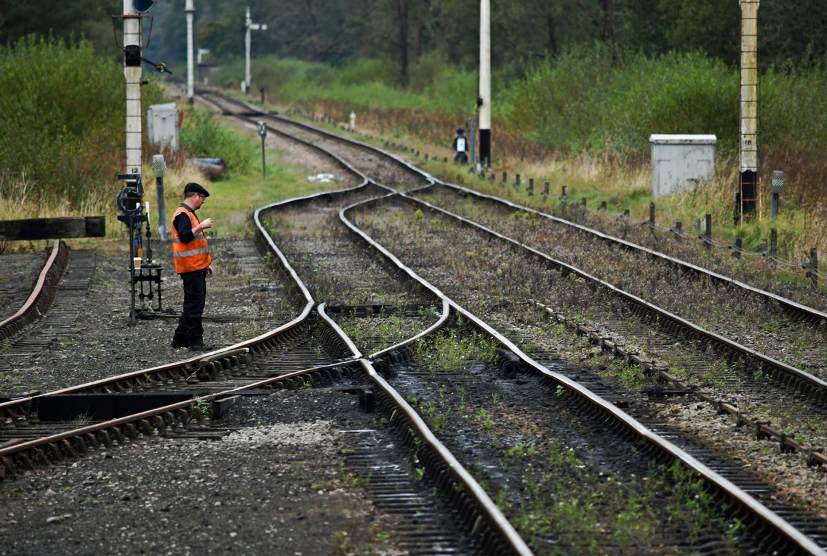 Curve Ideas by Graham Harrison Curved railway lines at a points junction