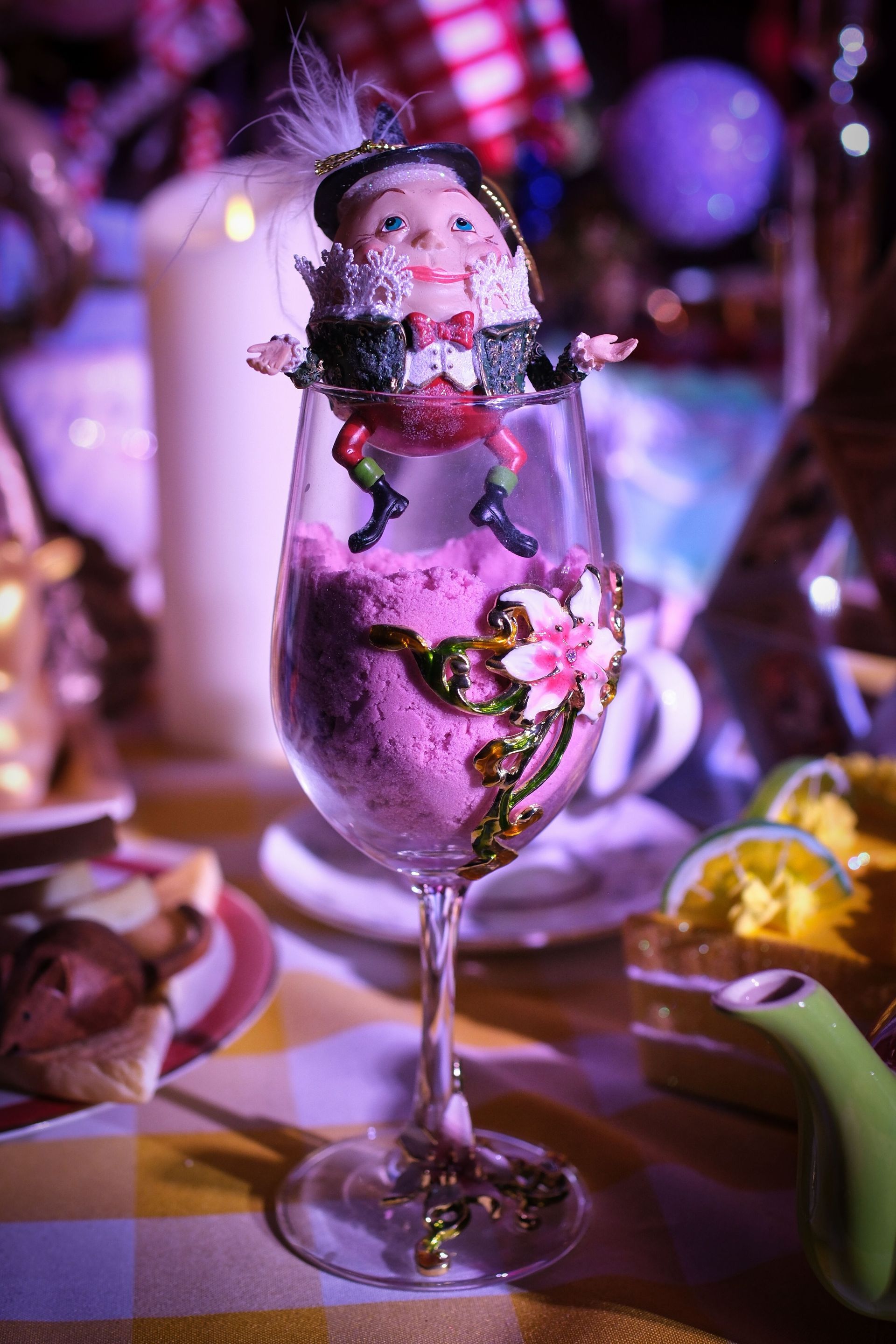 Alice in Wonderland Humpty Dumpty in a glass