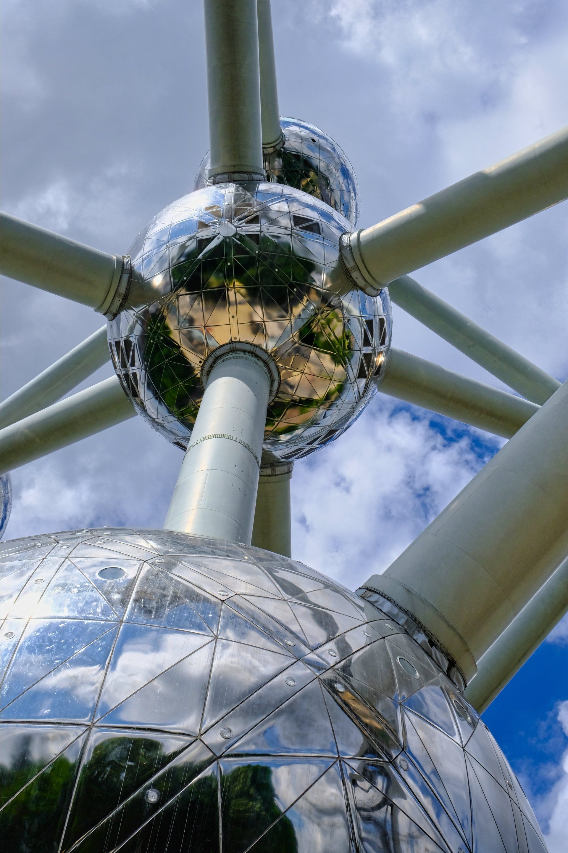 the atomium exhibition site in brussels