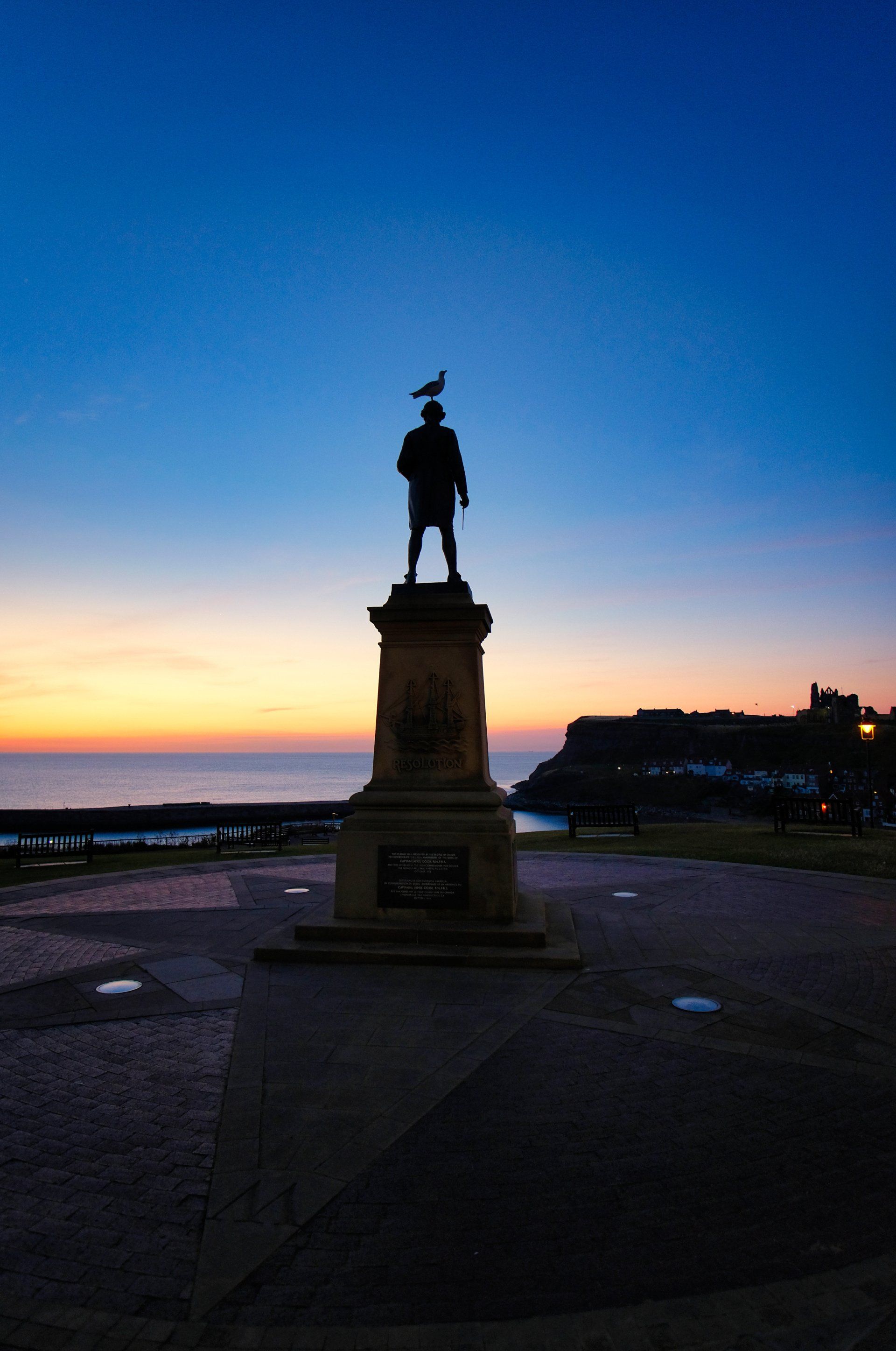 captain cook statue in the pre-dawn light