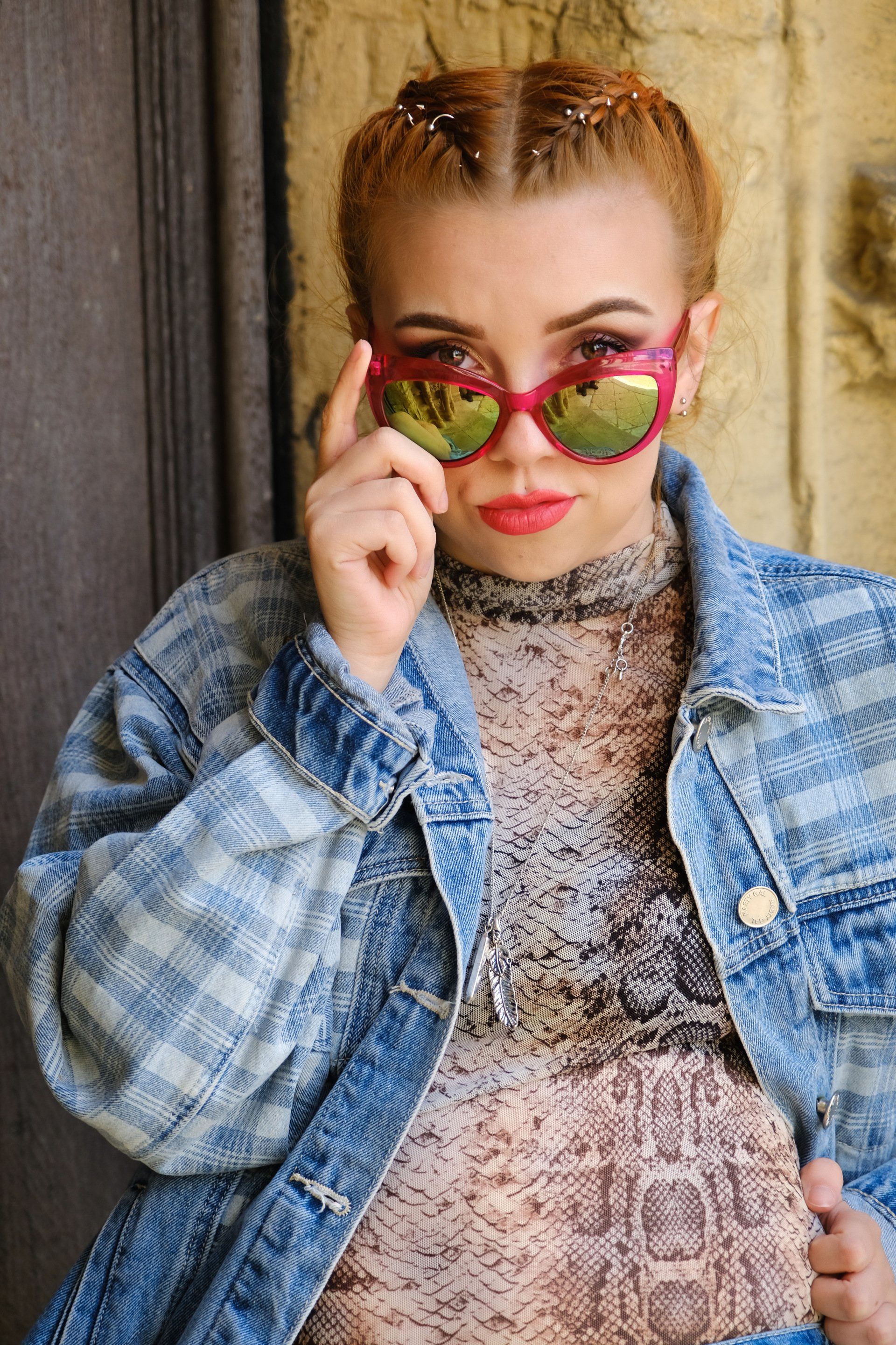 Fuji XT3, 16-80mm zoom, @80mm, f/4, 1/140, ISO 160. Photo of Taya, by Derek Smith a female model posing with sunglasses