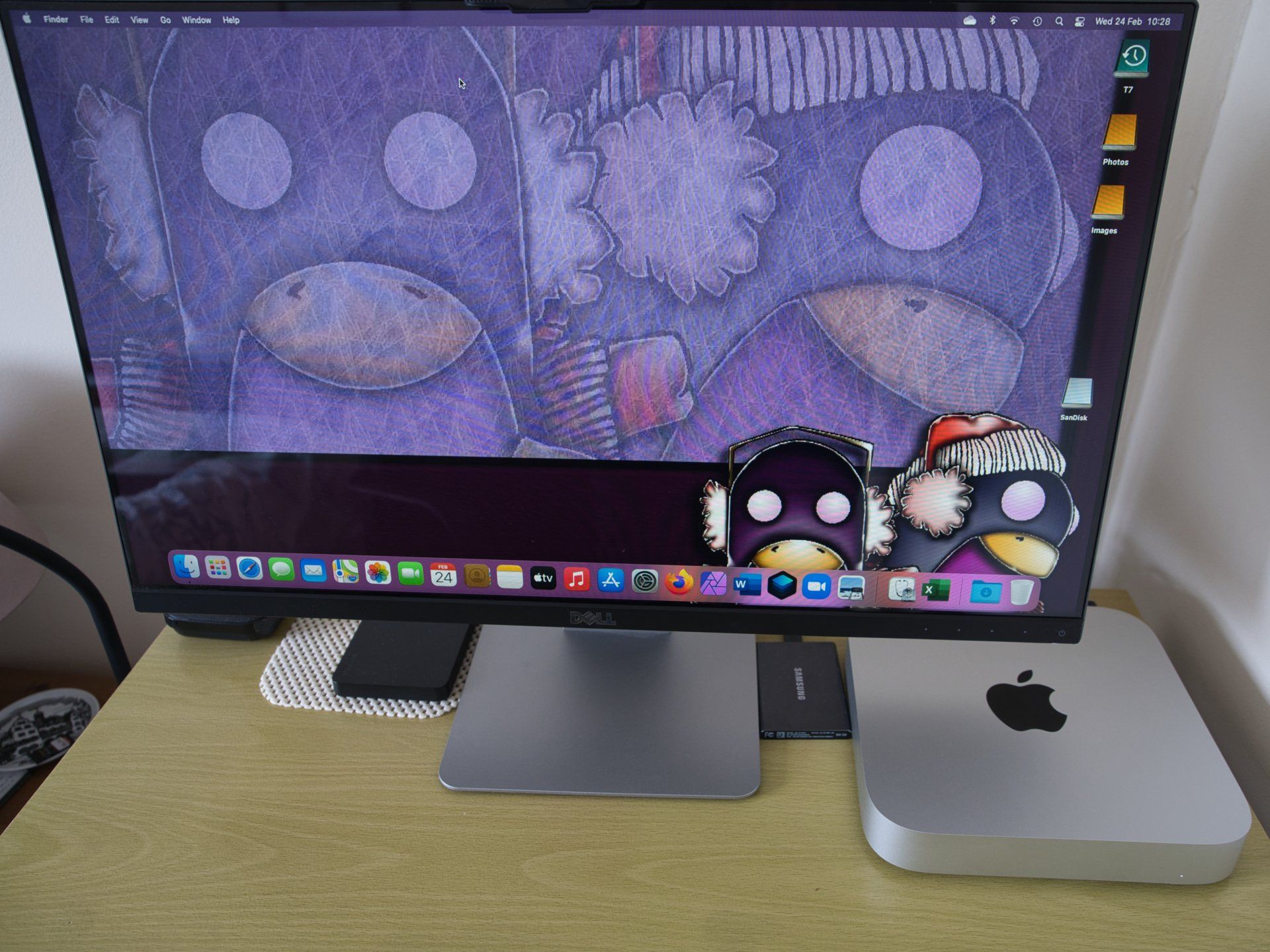 Photo by Derek Smith an apple desktop photo