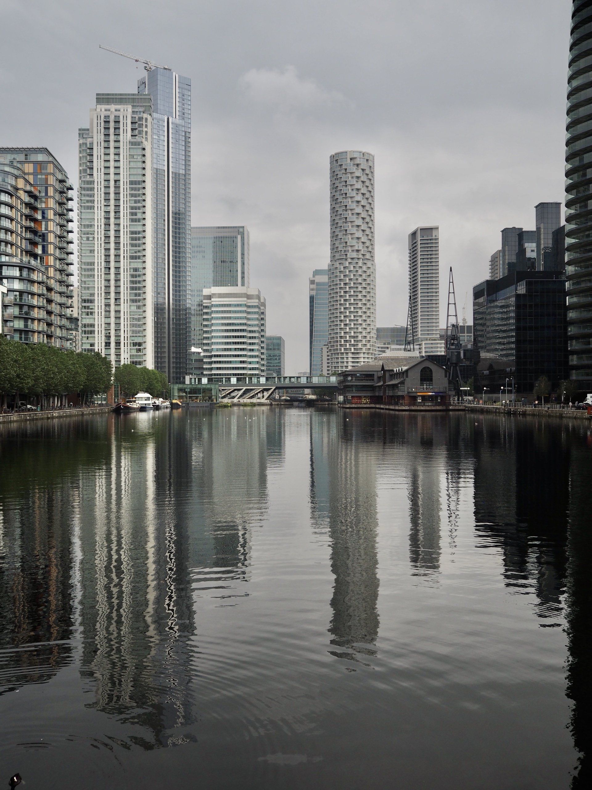 the london docklands skyline