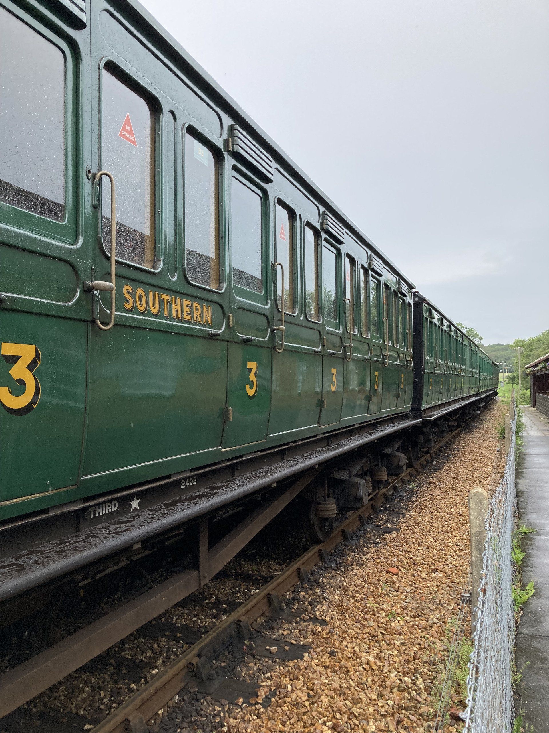 isle of wight steam railway passenger train