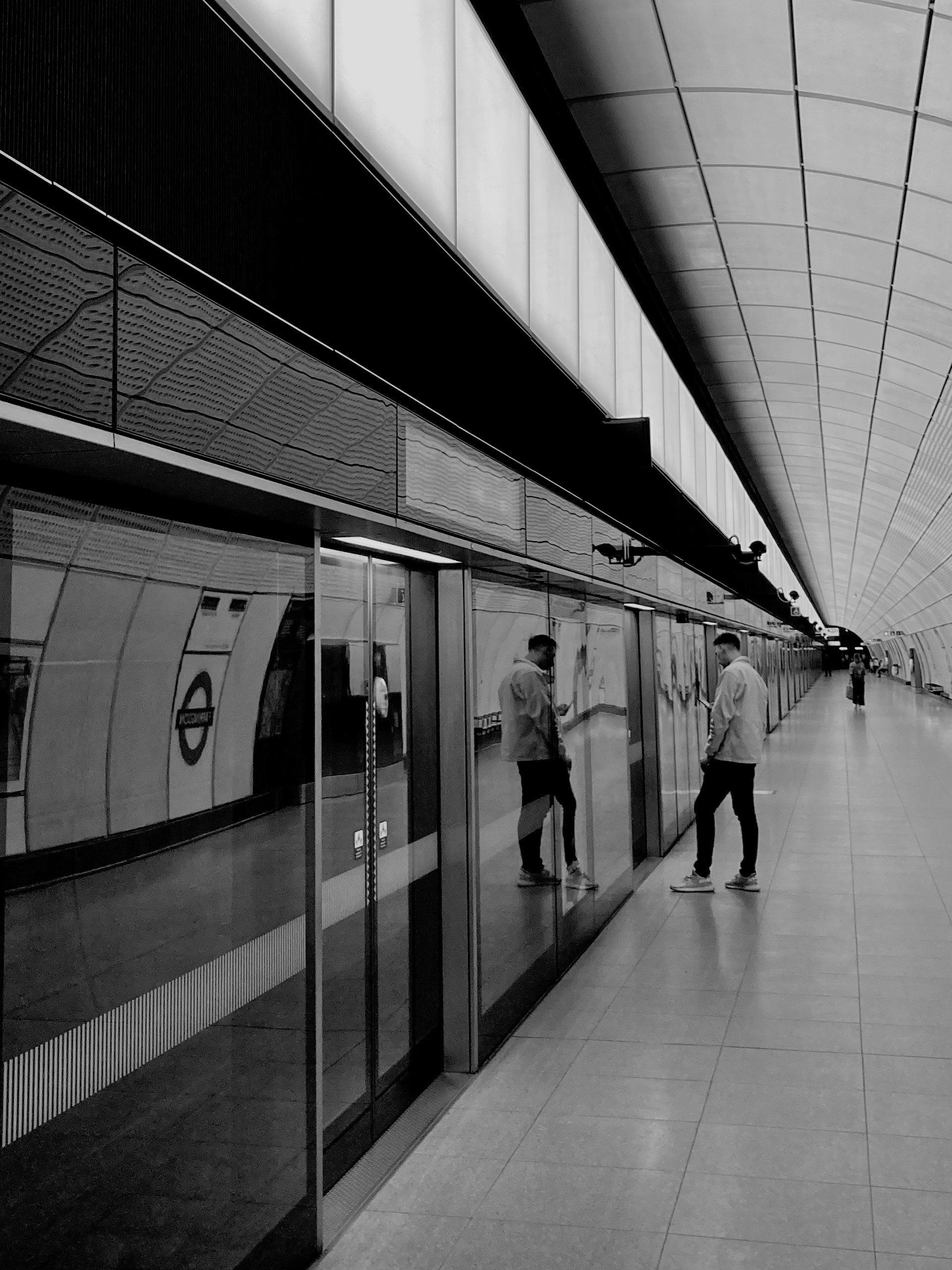 farringdon station in london