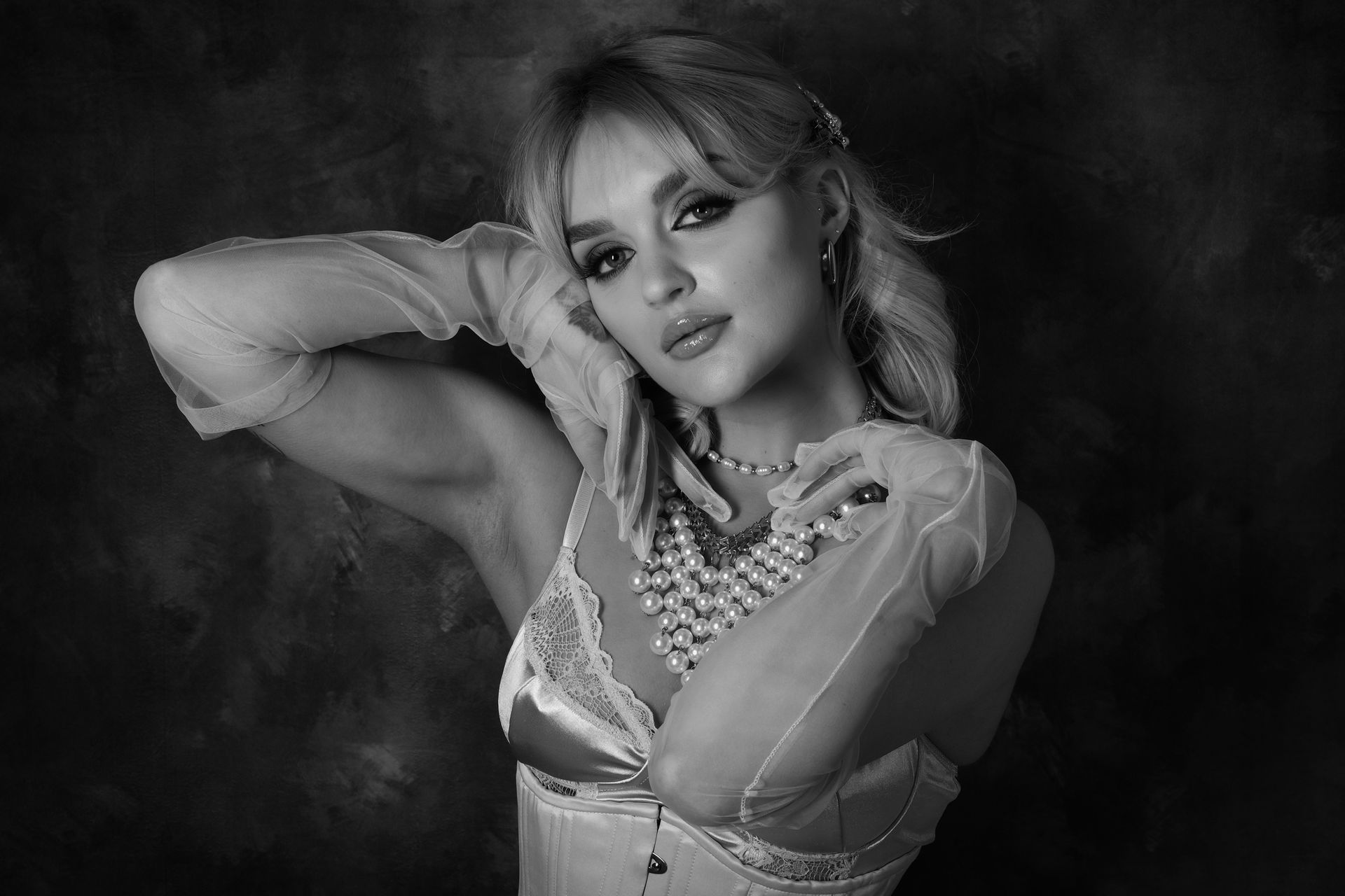 Portrait of a female model with pearls