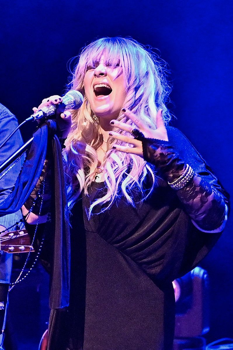 the Lady Signs the Blues