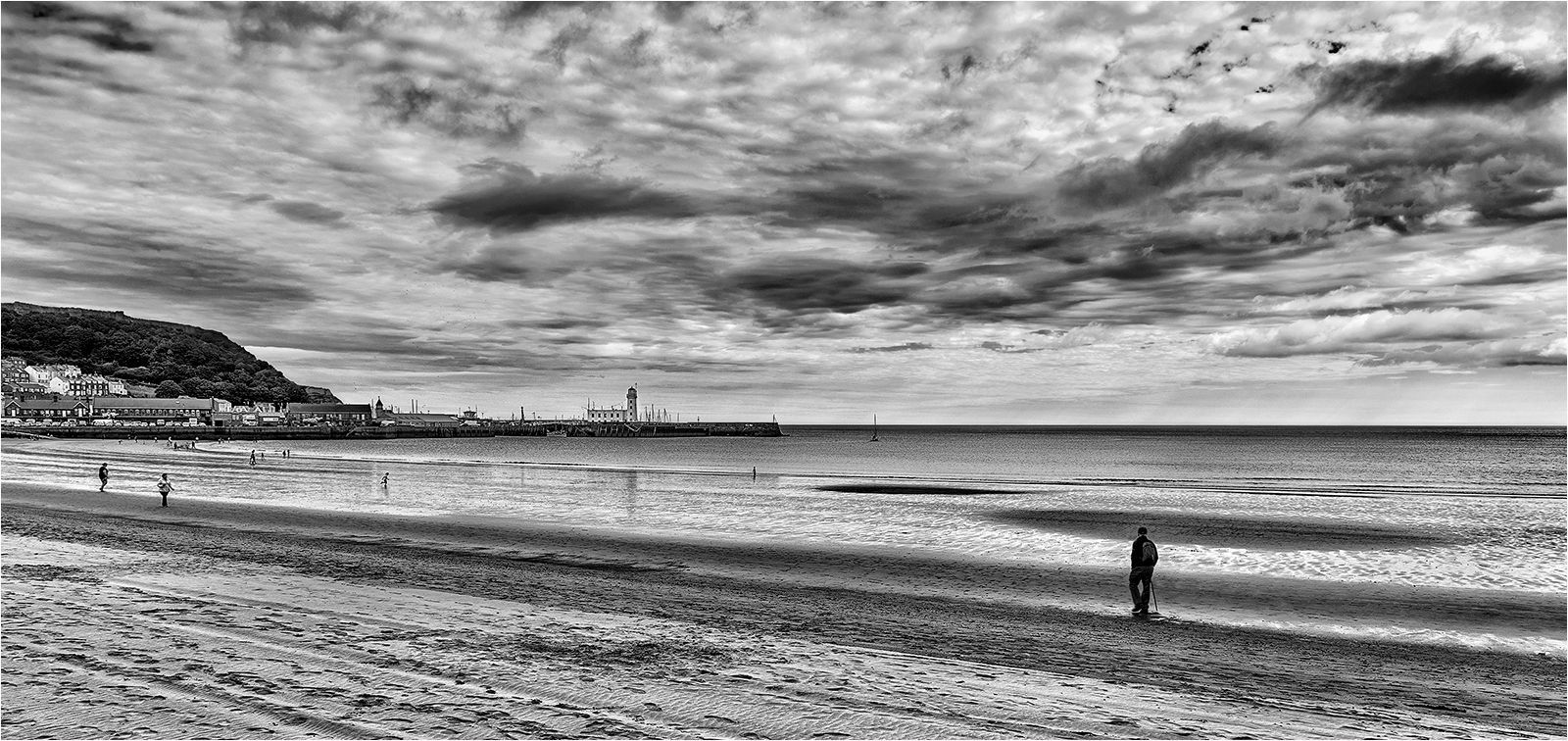 A mono view of Scarborough Bay