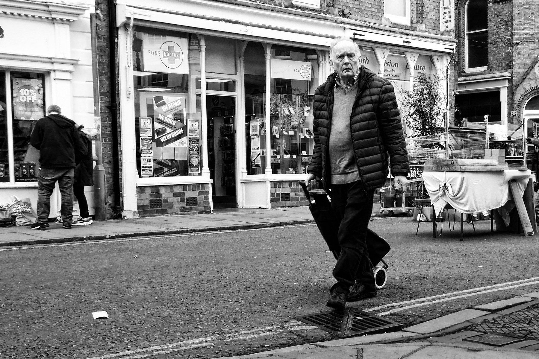 monochrome street photography around the streets of louth