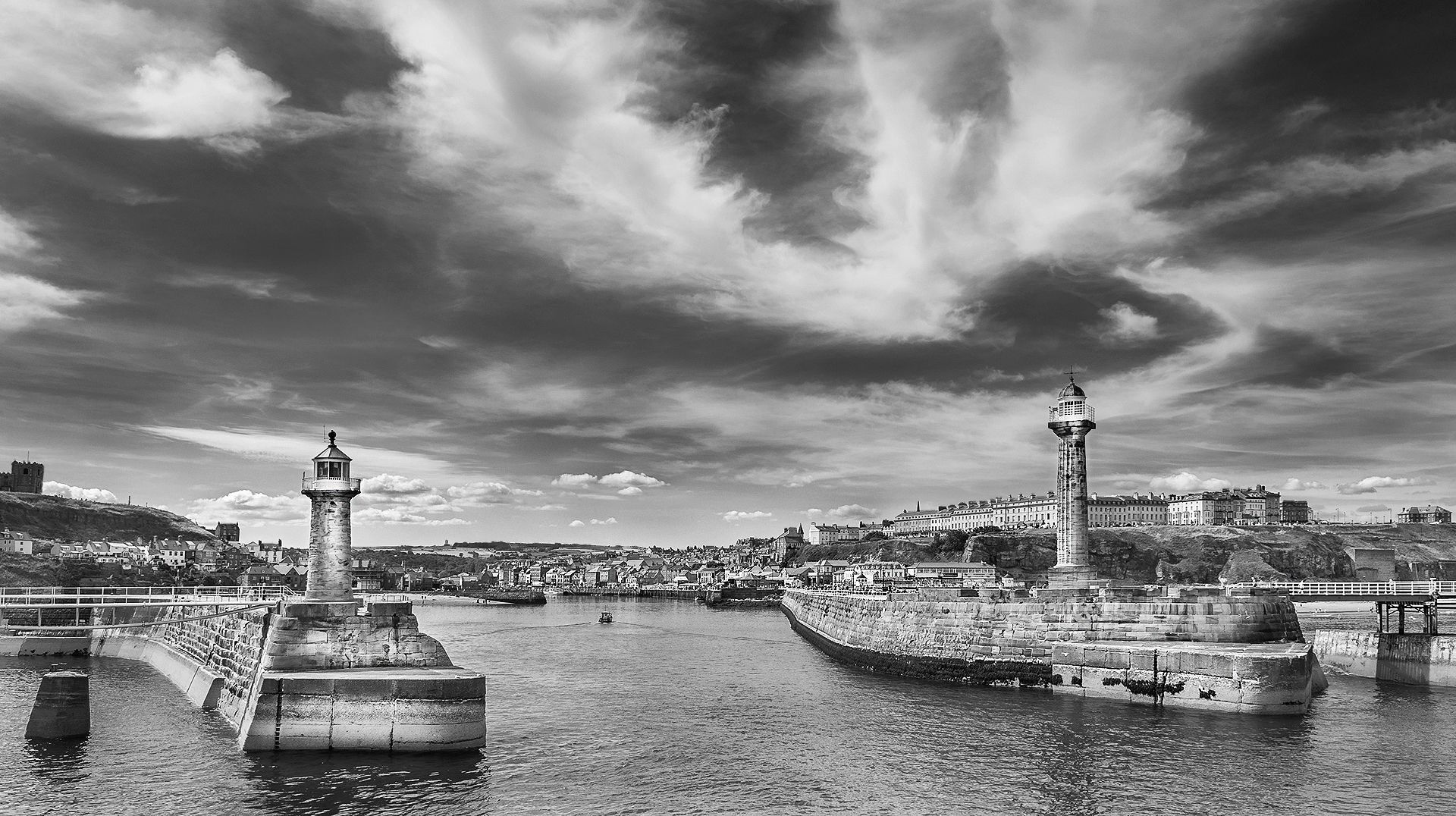 the entrance to Whitby harbour