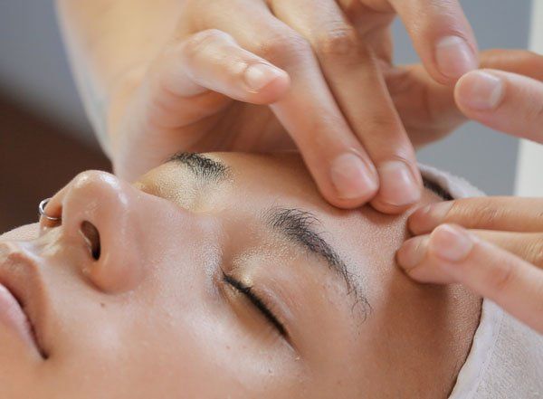 Kosmetische Gesichtsbehandlung