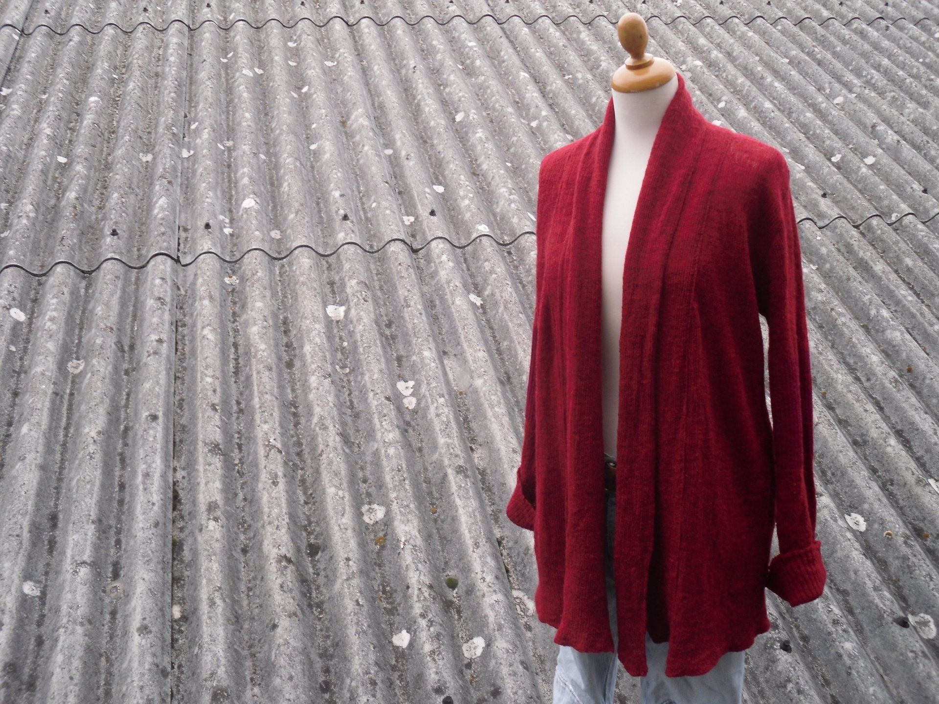 Handgefertigte Mode, nachhaltige Wolle, Mode aus kbT, GOTS-zertifizierte Wolle, Modeatelier Tübingen
