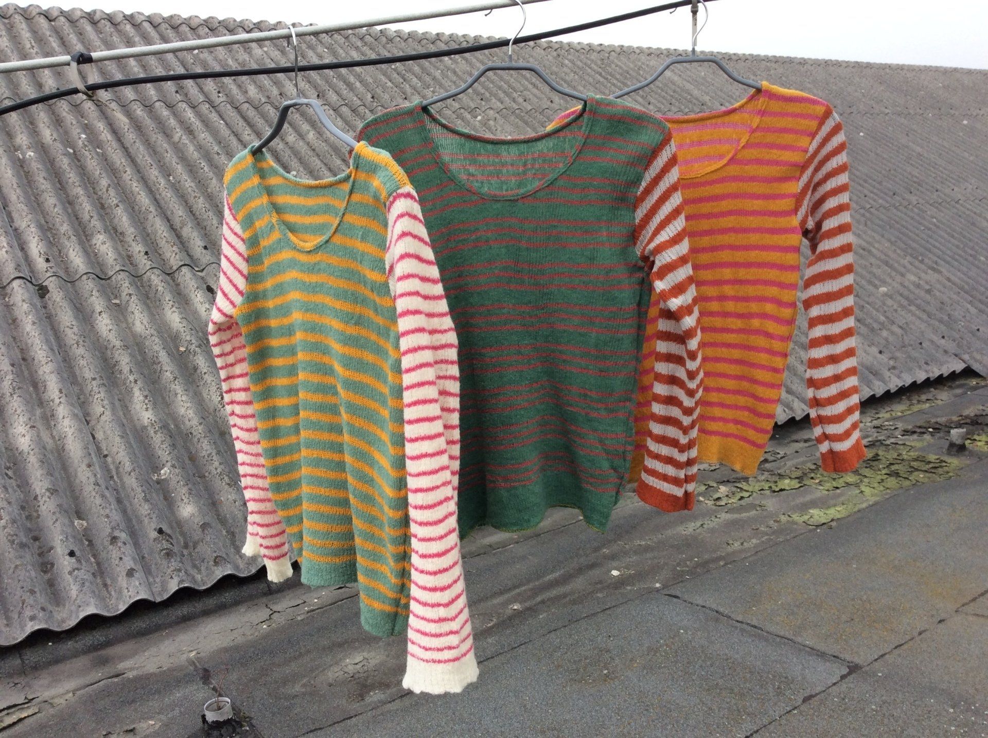 Handgefertigte Mode, nachhaltige Wolle, Mode aus kbT, GOTS-zertifizierte Wolle, Modeatelier Tübingen