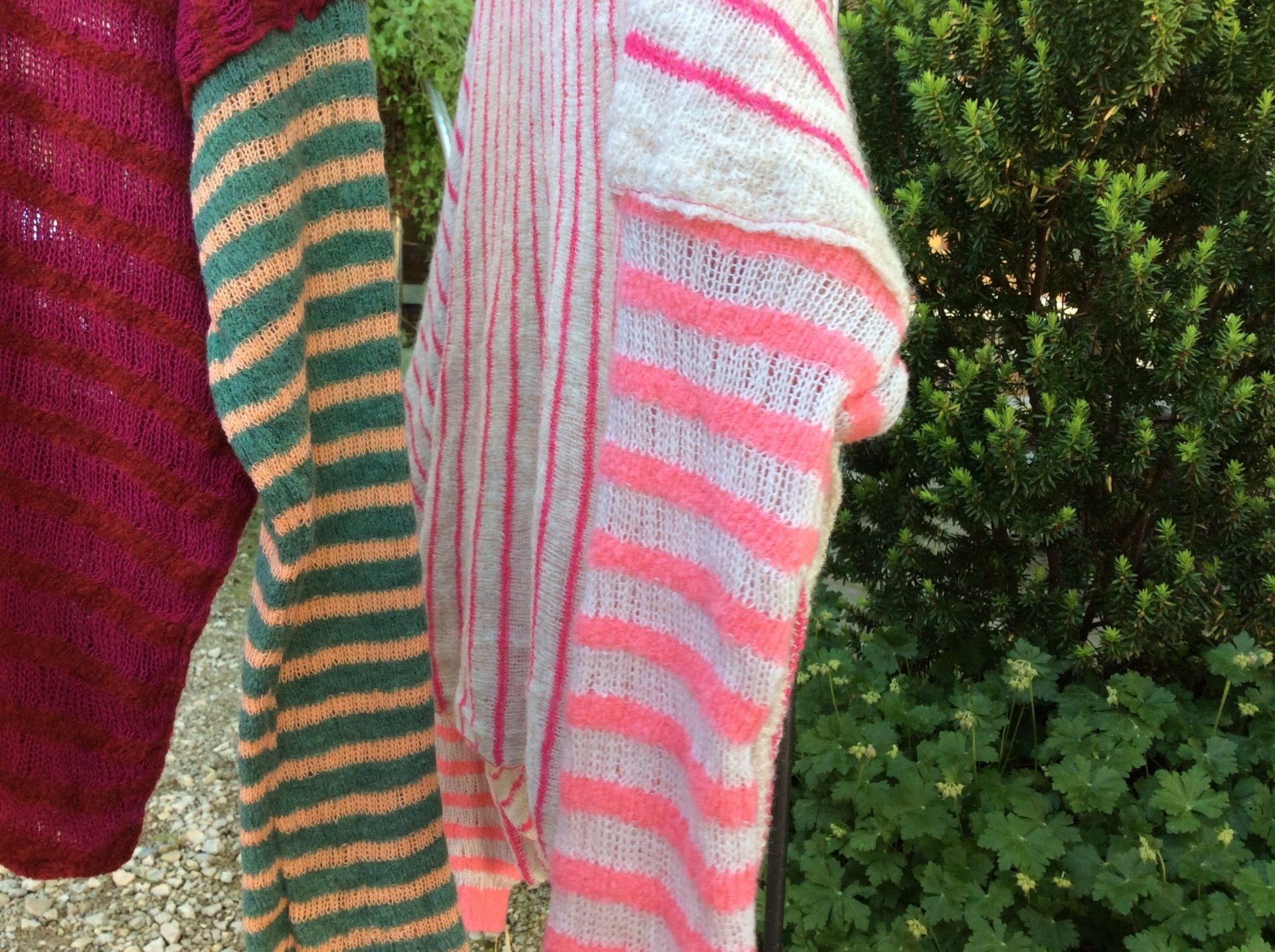 Handgefertigte Mode, nachhaltige Wolle, Mode aus kbT, GOTS-zertifizierte Wolle, Modeatelier Tübingen