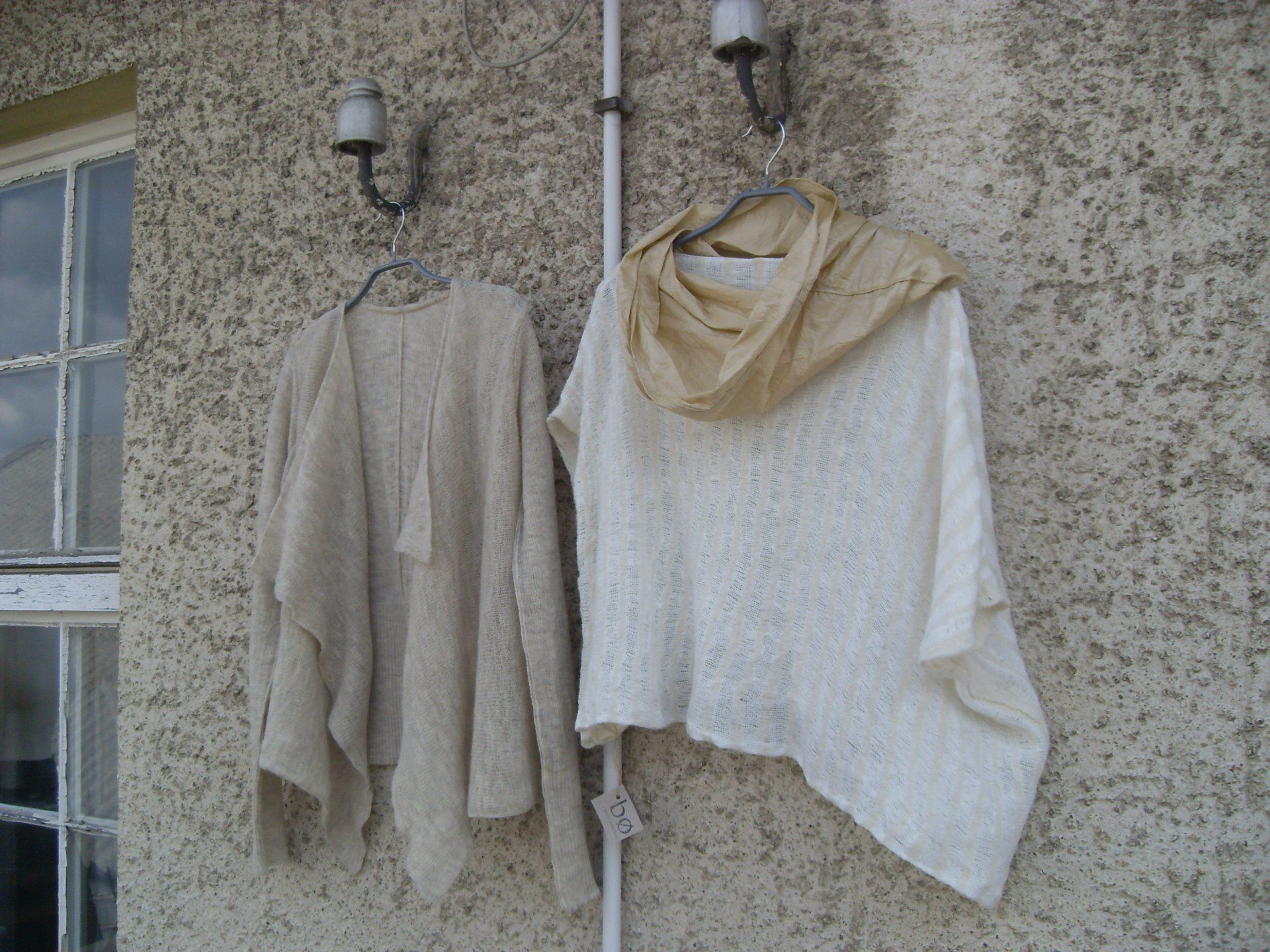 Handgefertigte Mode, nachhaltige Wolle, Mode aus kbT, GOTS-zertifizierte Wolle, Modeatelier Tübingen