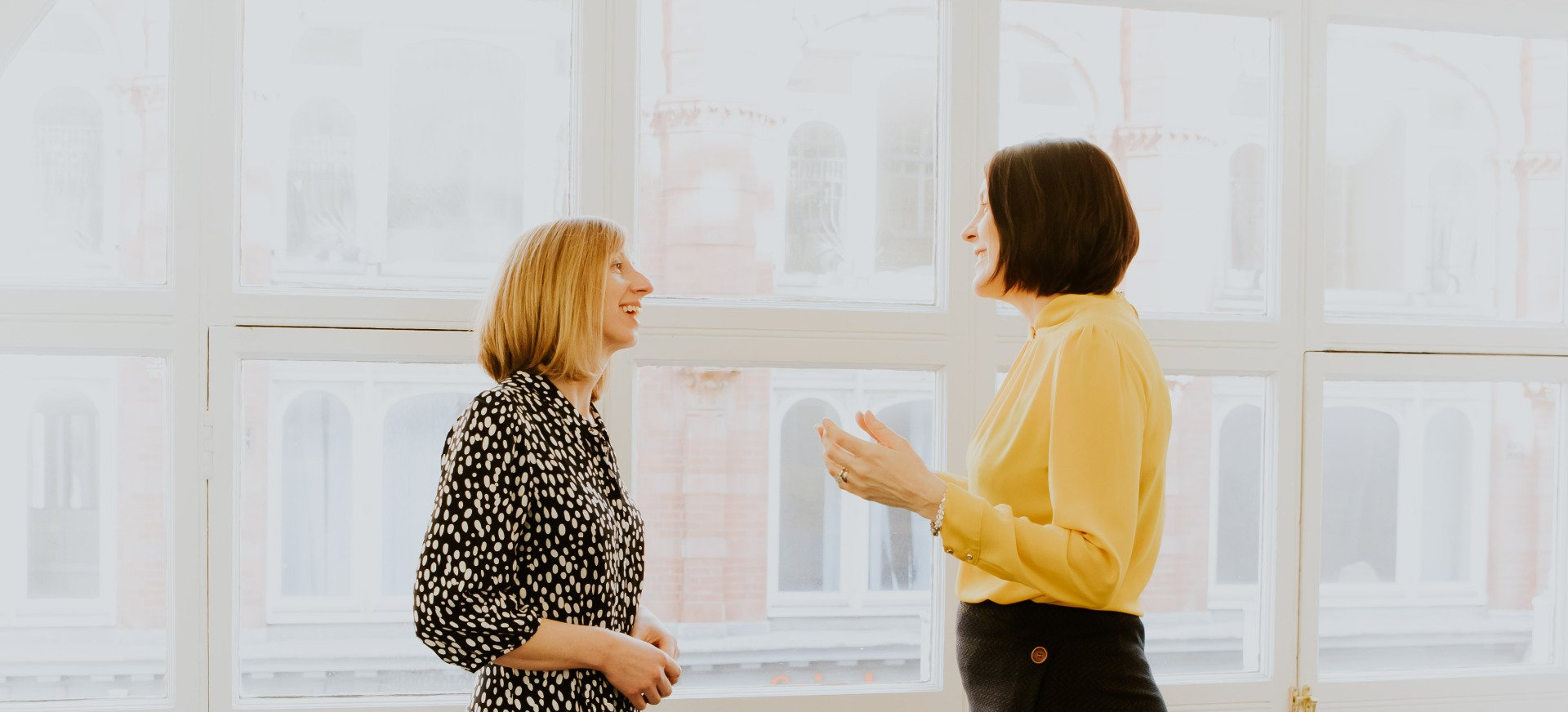 Picture of Sarah-Agar Brennan offering business growth advice and support to a business woman