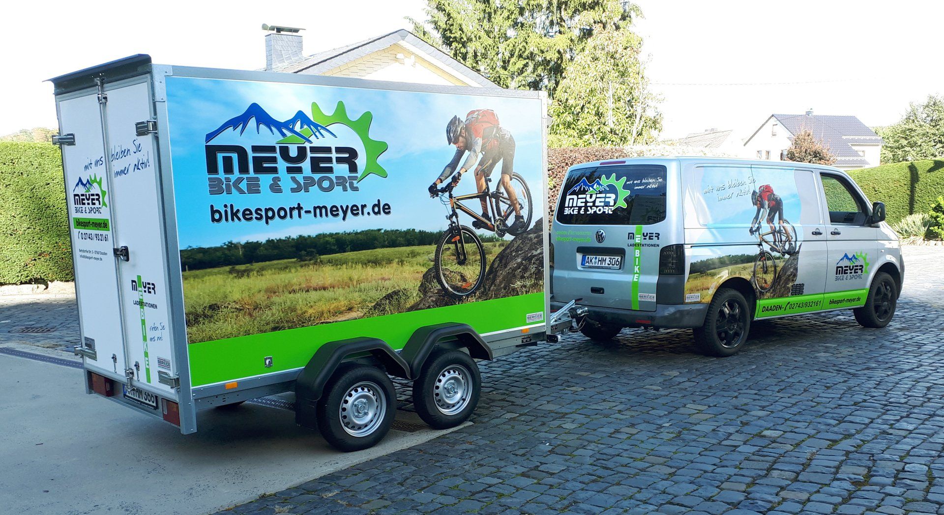 Foierung Anhänger mit Schrift und Foto Logo Wiedererkennung