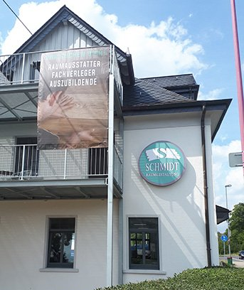 Mesh-Spanntücher, Fassadenbanner, Gerüstbanner Spanntuchwerbung, LED-Werbeanlagen, Leuchtreklame