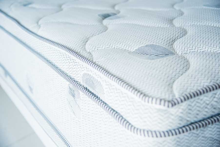 Matratzenreinigung mit Hochfrequenz und Vakuum – MattPro® Gerät im Einsatz gegen Allergene