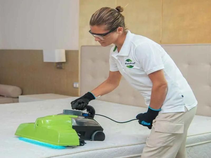 Professional mattress cleaning directly in the hotel room fast, quiet, and effective.