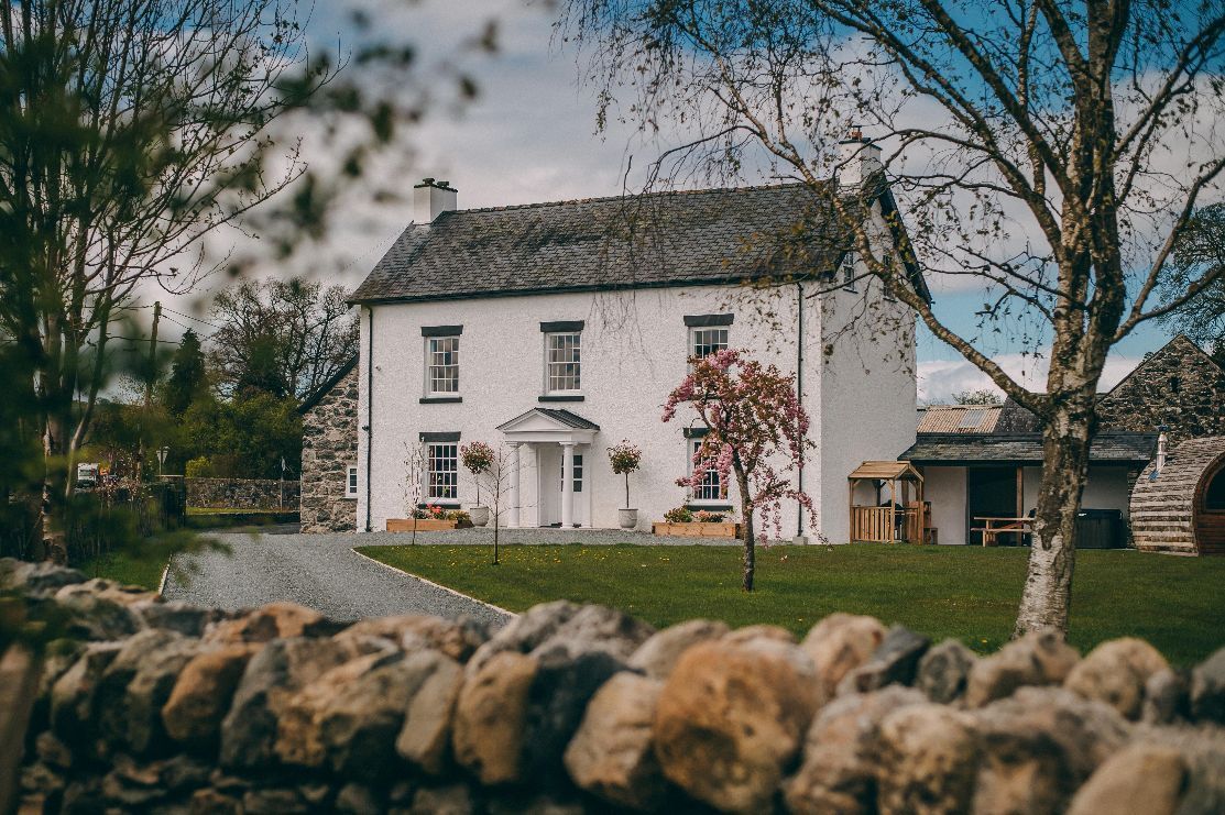 Pen Isa'r Llan