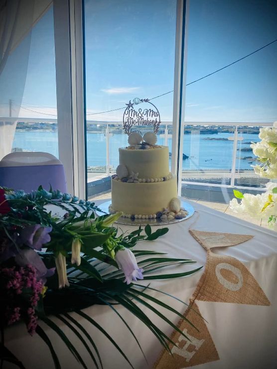 Bryn Coch Cakes wedding cake