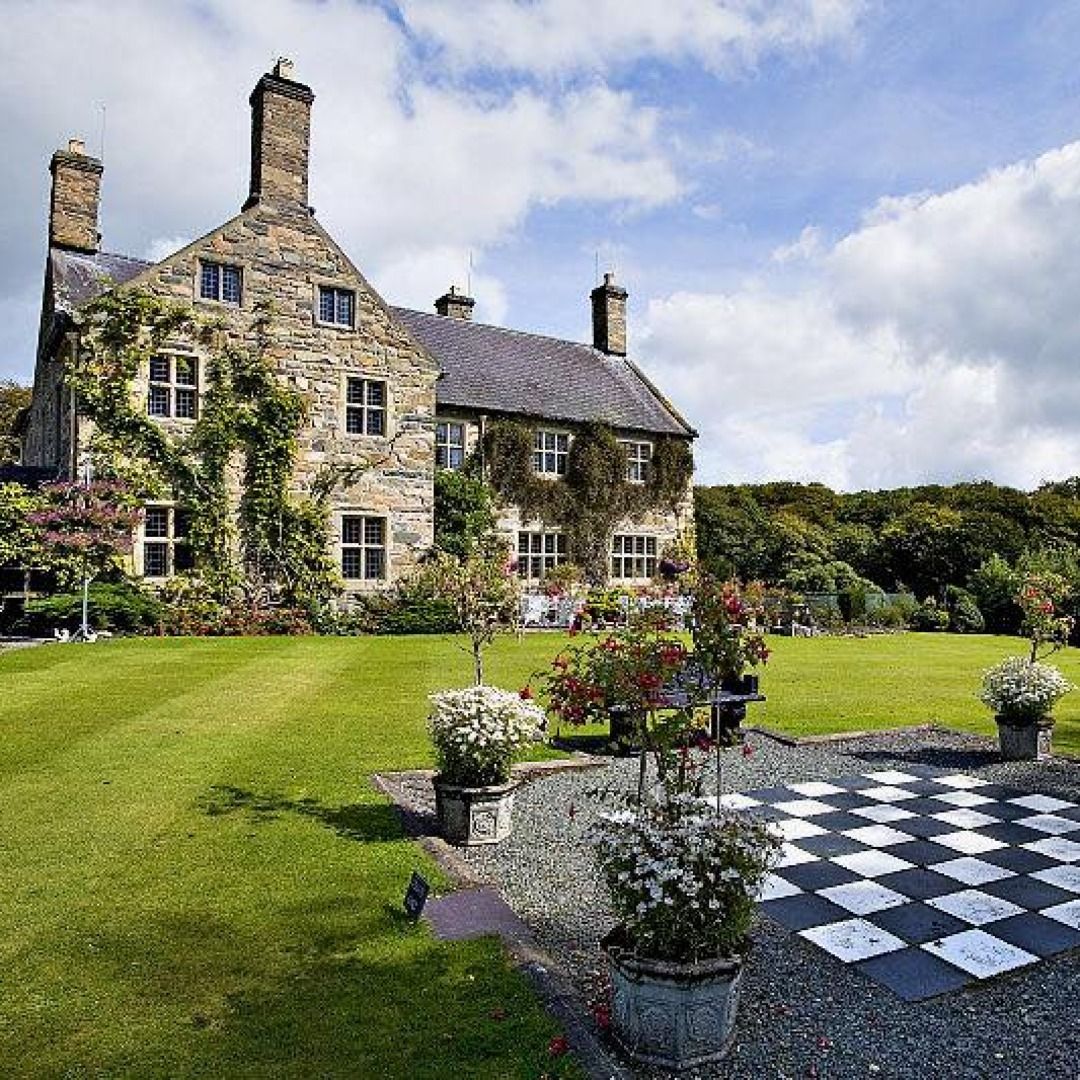 Talhenbont Hall wedding venue