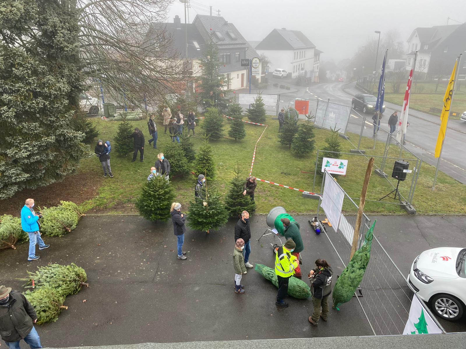 Weihnachtsbaum- und Stollenverkauf