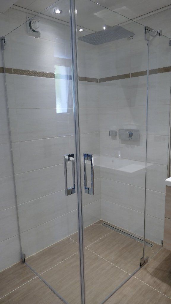 Eckduschen; Pendeltüre