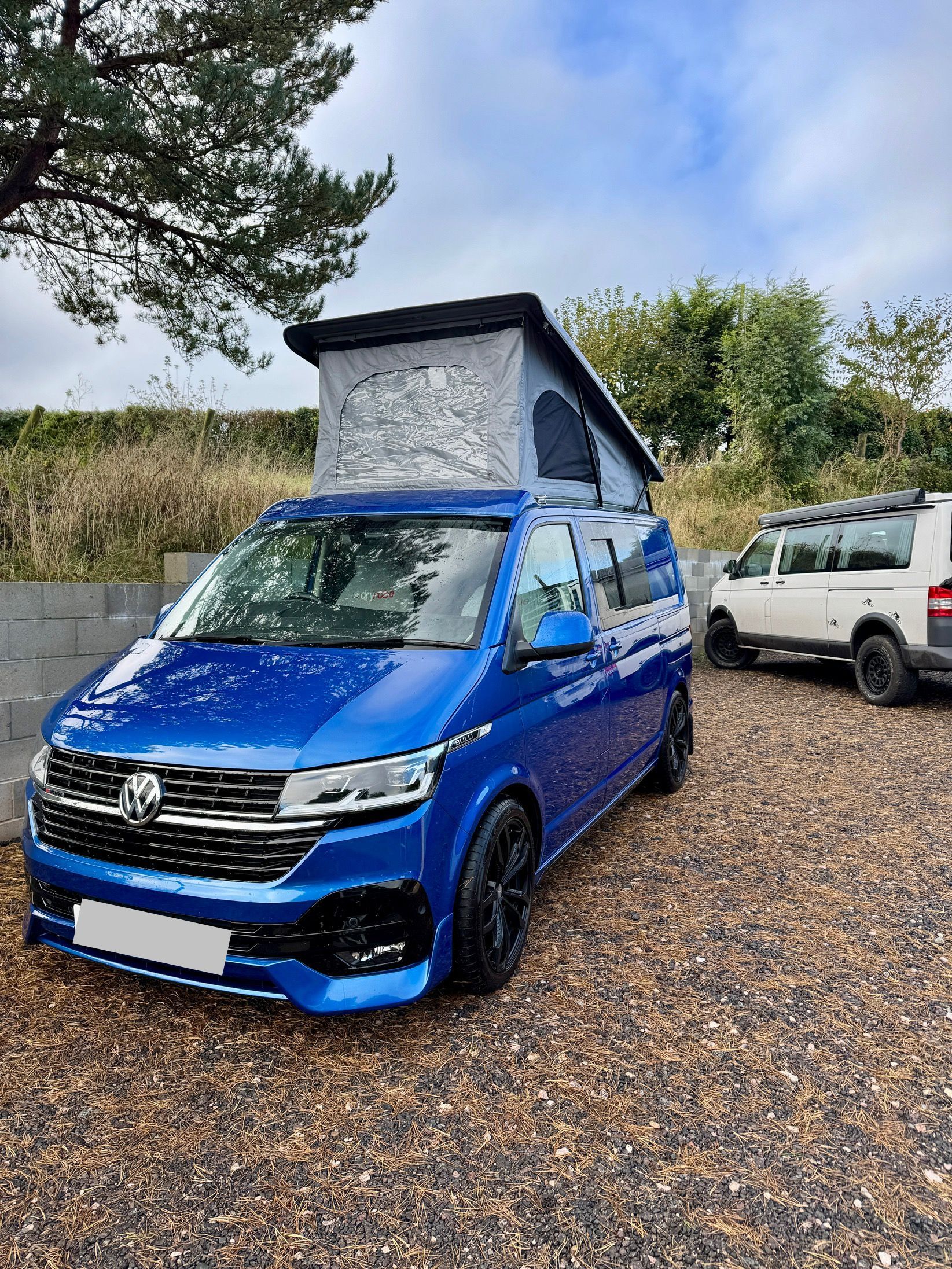 Vw Transporter with Reimo elevating roof