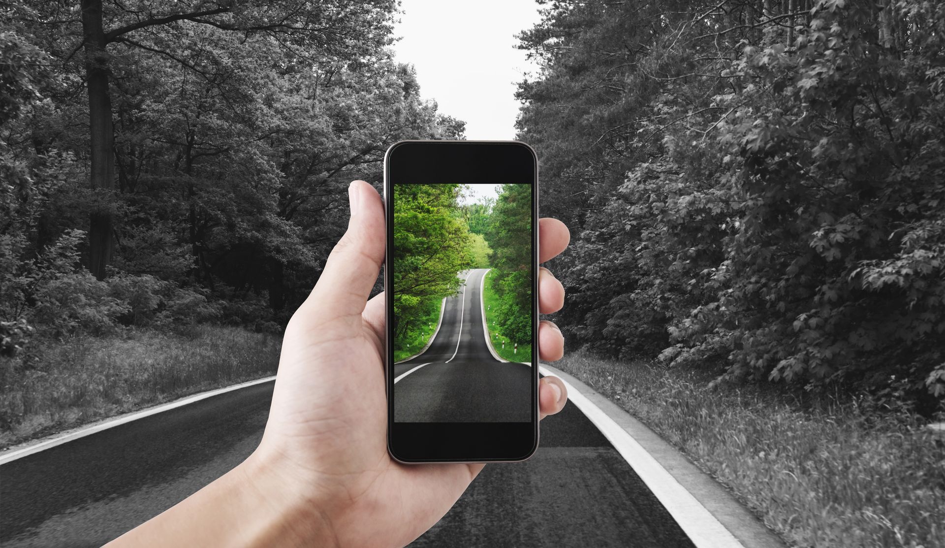 Durch ein Handy die Customer Journey sehen