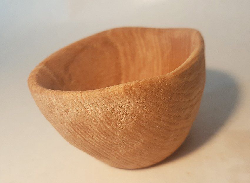 Vaso pequeño de madera de castaño
