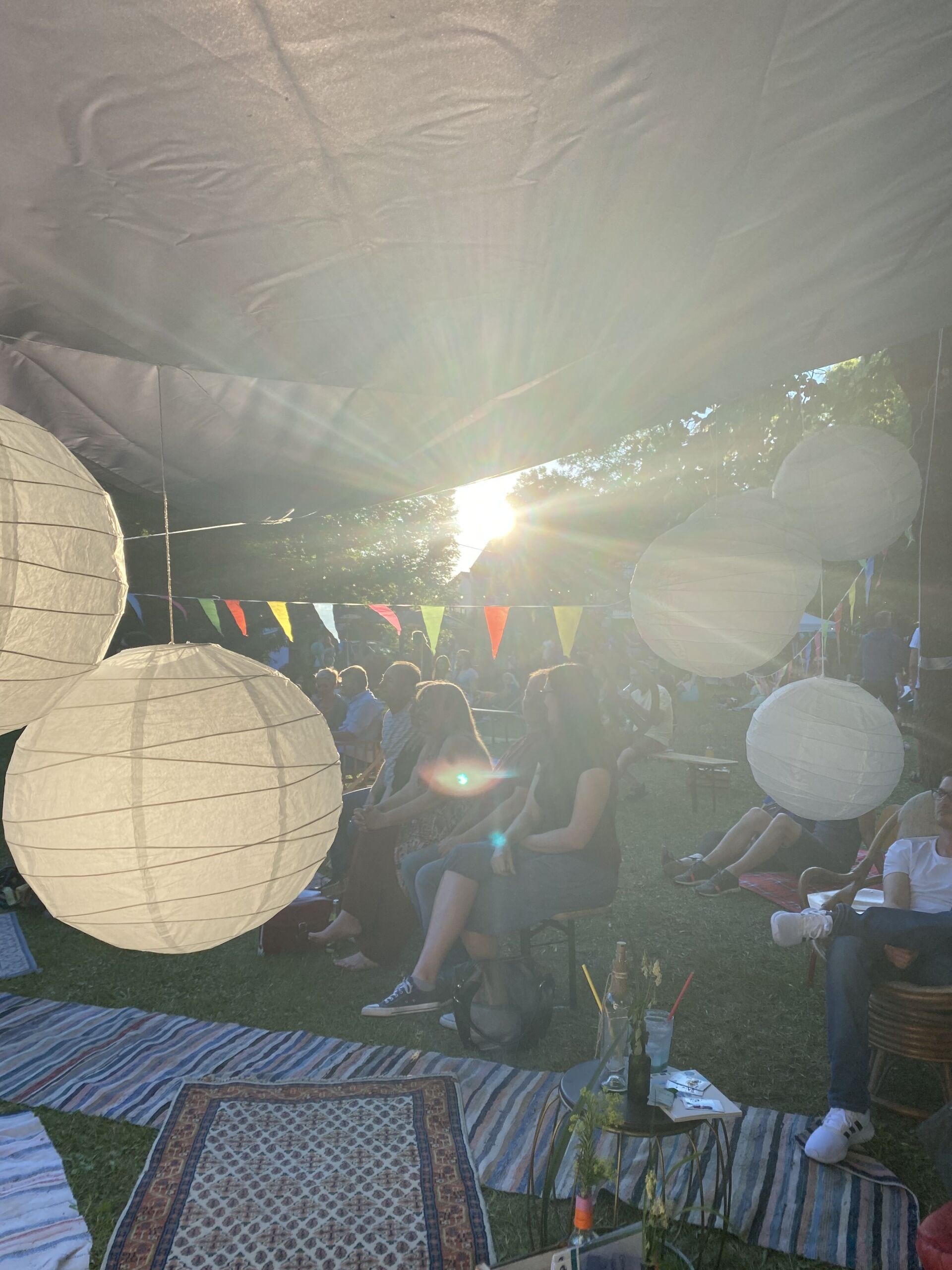 Dekoration in der Abensonne