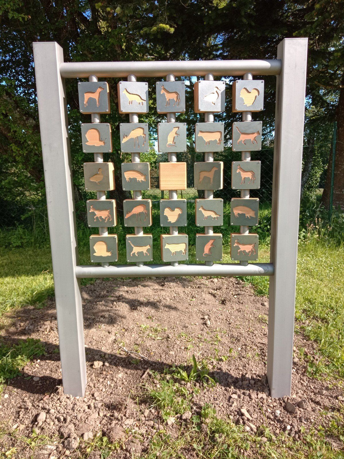 Tiermemory auf dem WaldWissenSpielplatz in Eschers