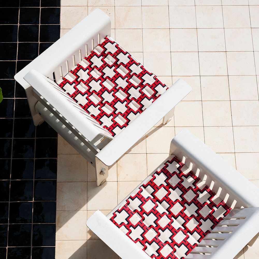 Outdoor-Stoffe von Dedar für Kissen und Stühle bei GesprächsSTOFF von Ulrike Wachter in Langenlonsheim