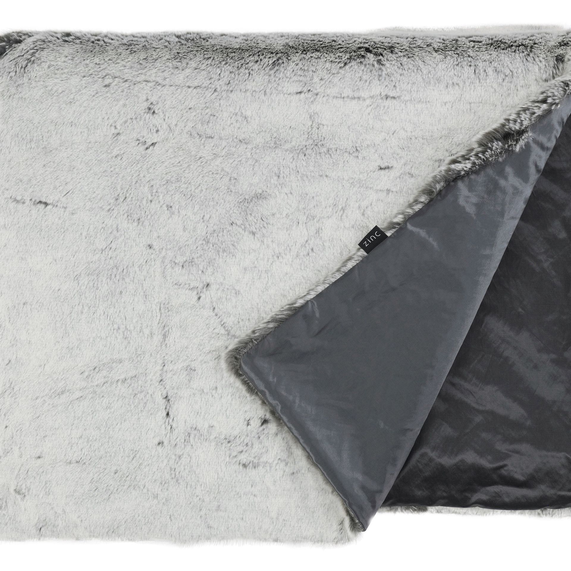 Hochwertige Kunstfellplaids von ZINC bei GesprächsSTOFF Ulrike Wachter in Langenlonsheim Kunstfellplaids von Zinc