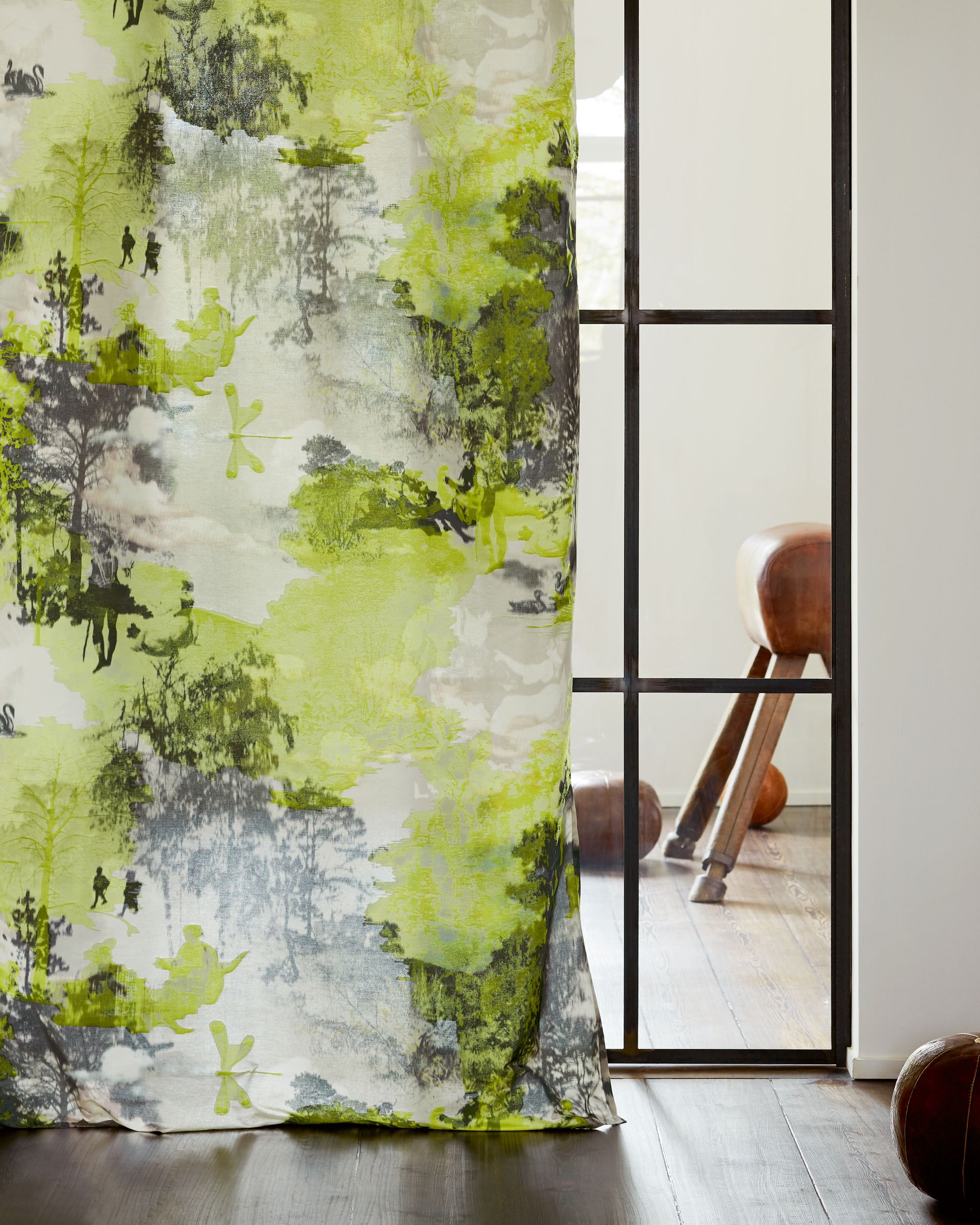 Toile de Jouy Vorhang STORIES von Creation Baumann bei GesprächsSTOFF von Ulrike Wachter in Langenlonsheim