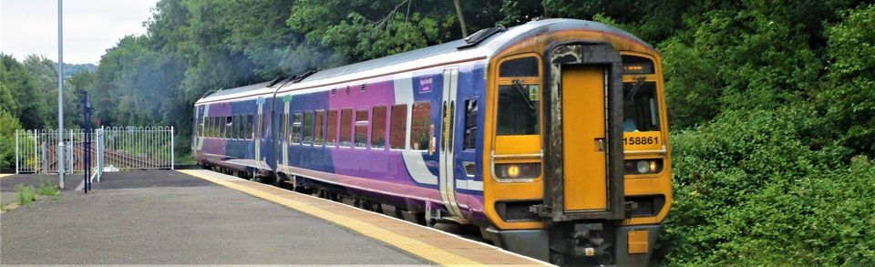 Northern unit 158861 passing through Dunston