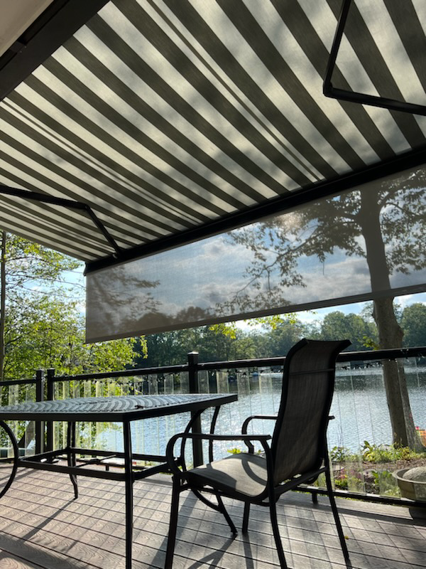 Retractable awning