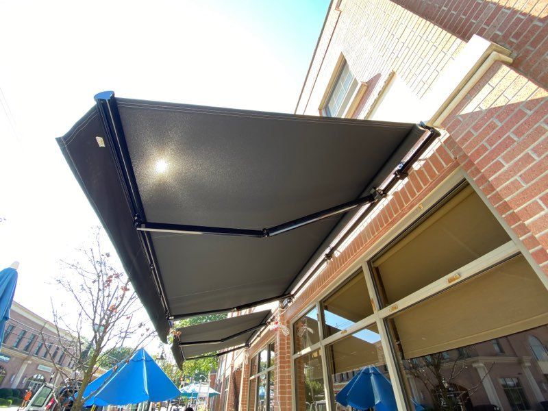 retractable awning