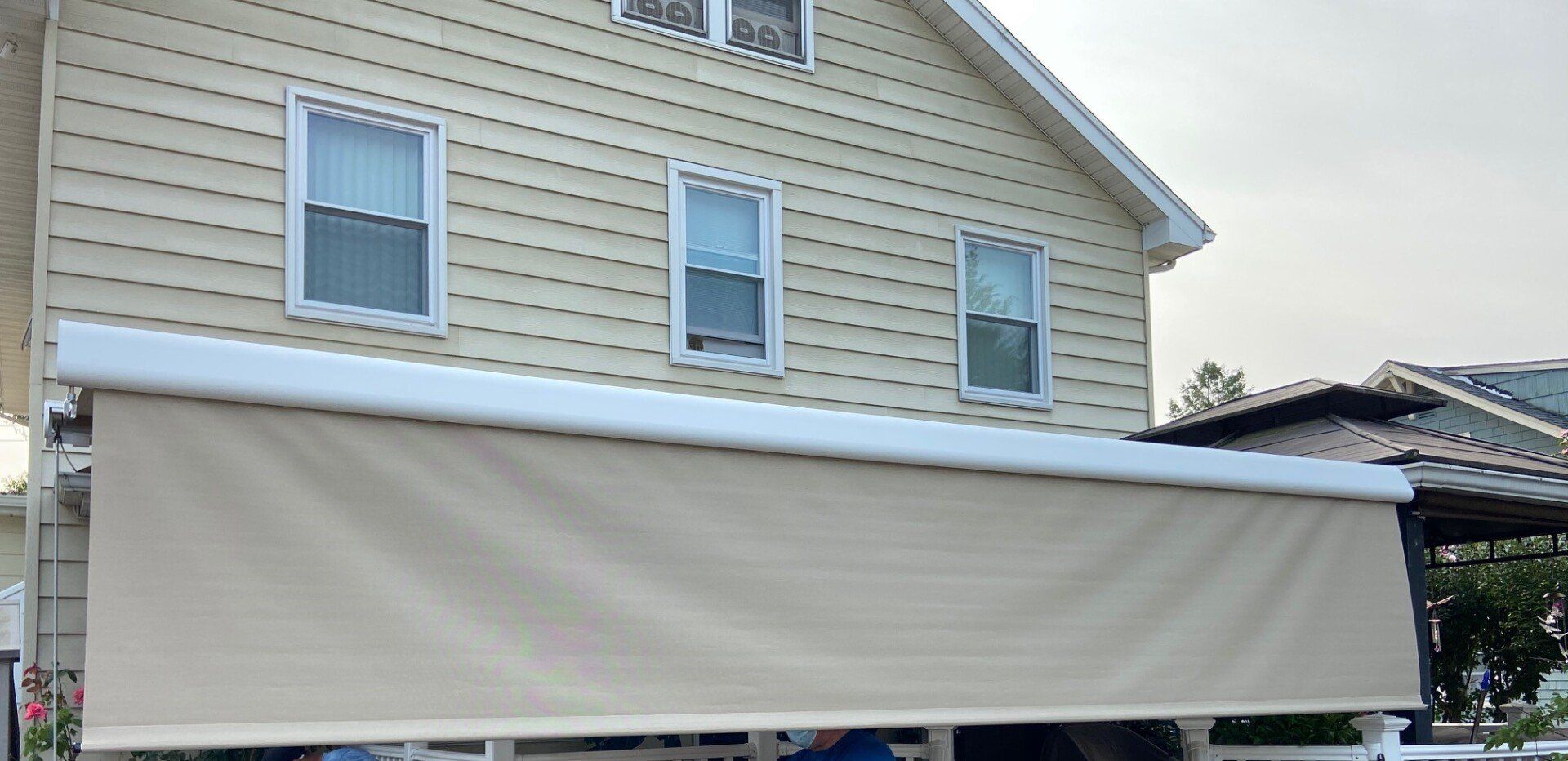 retractable awning