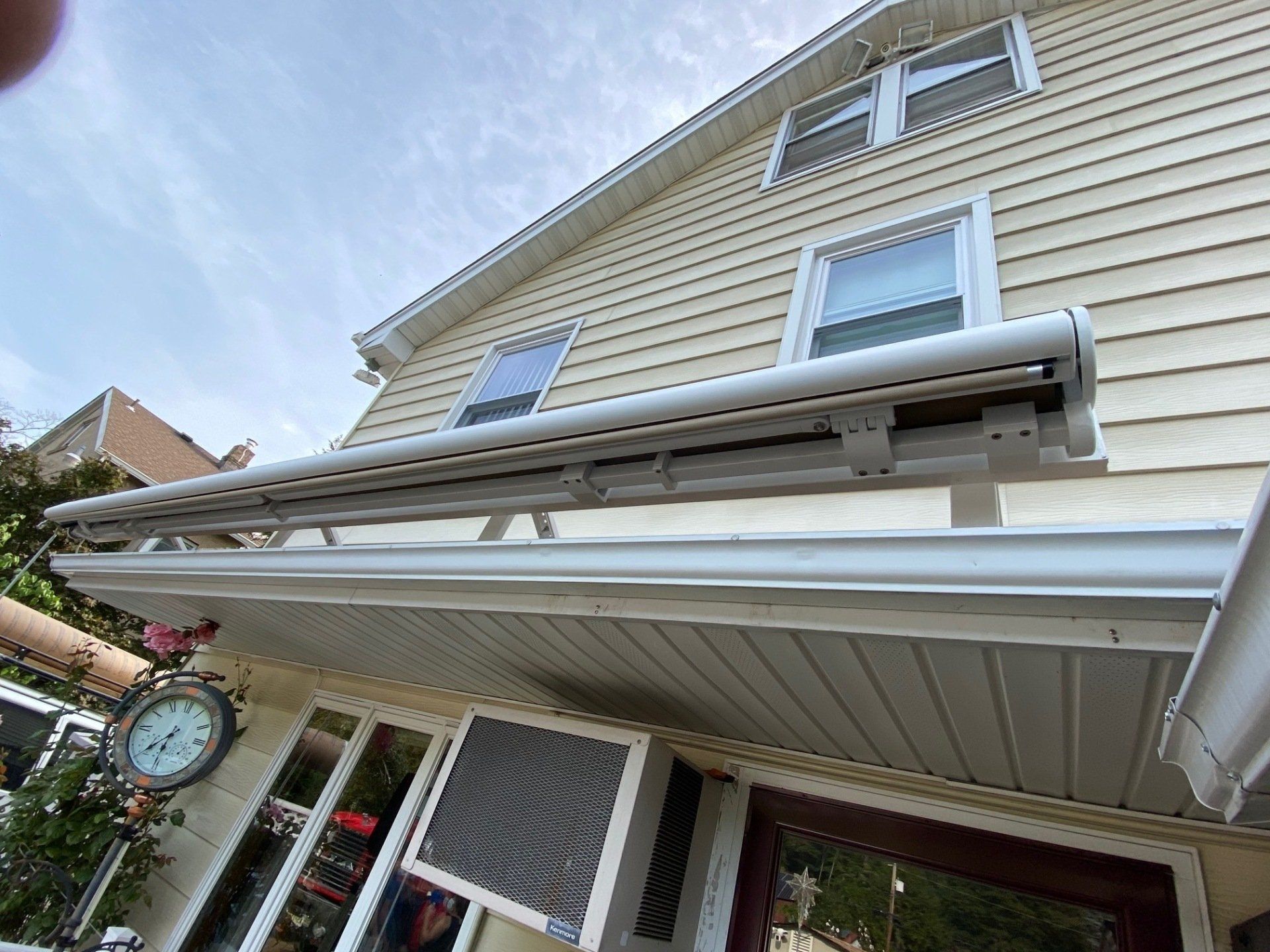 retractable awning