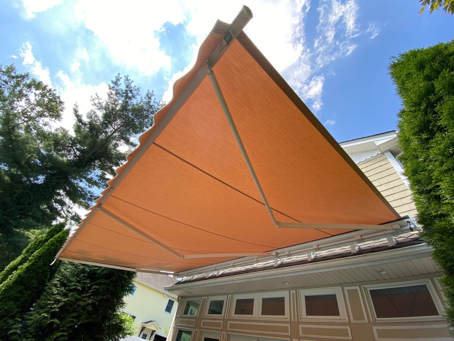 retractable awning