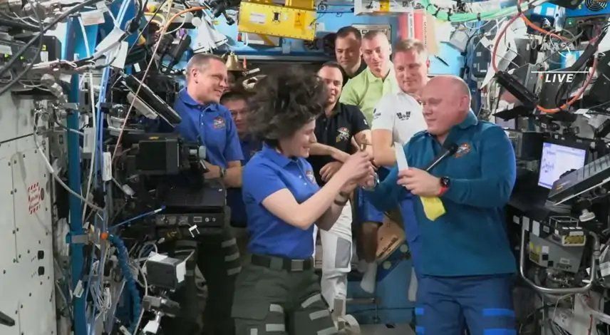 Samantha Cristoforetti comandante ISS prima astronauta europea